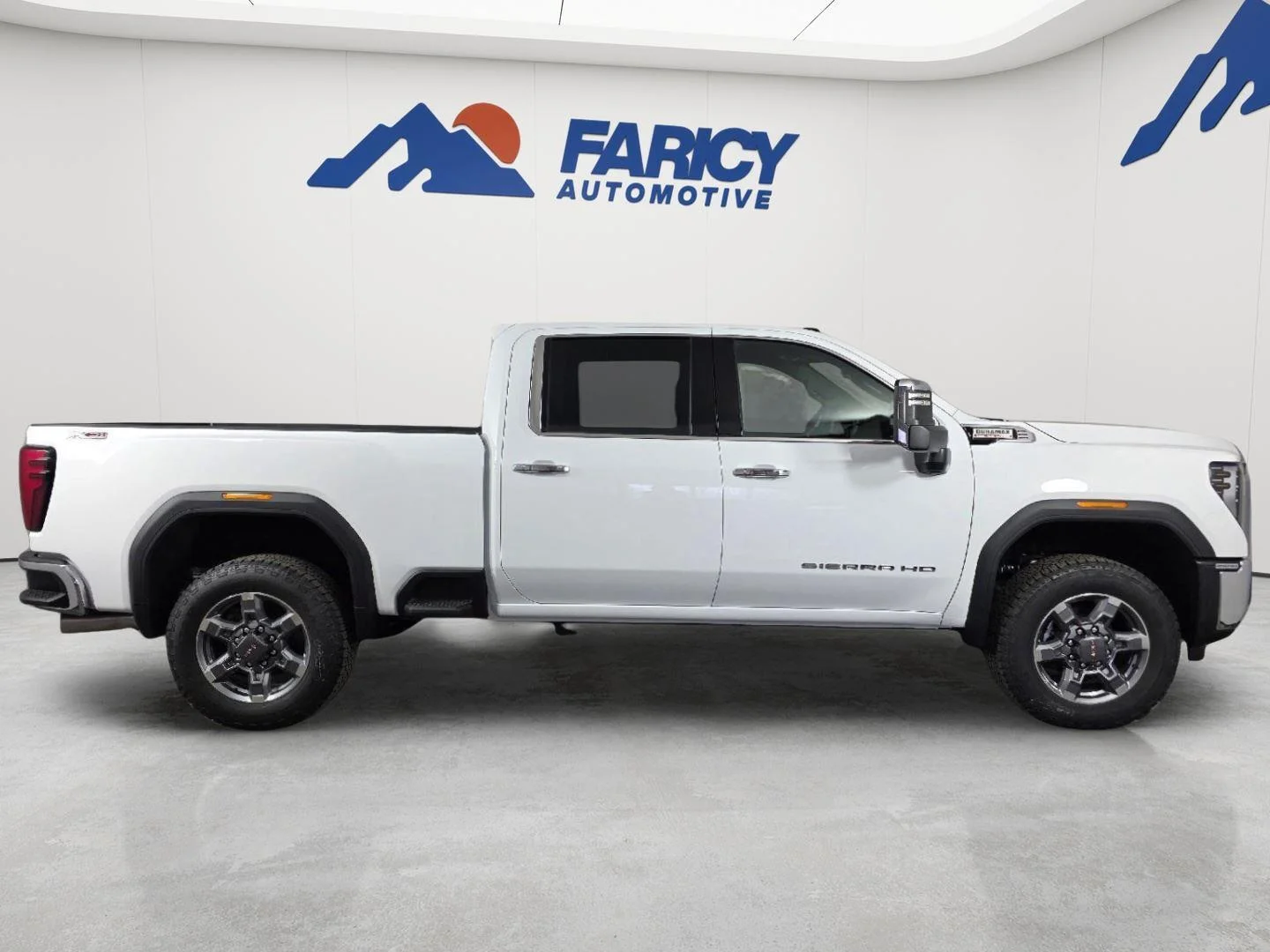 2026 GMC Sierra 2500HD SLT - Photo 9