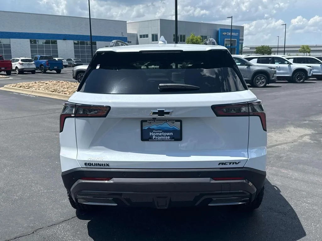 New 2027 Polar White Tricoat Chevrolet ACTIV image 4