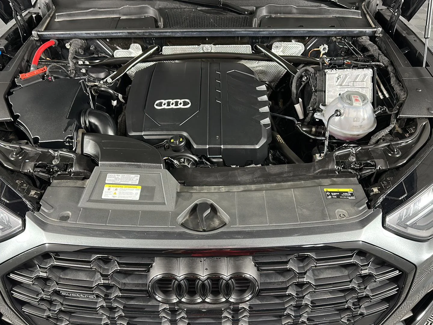 Used 2023 Daytona Gray Pearl Effect Audi S line Premium Plus image 3
