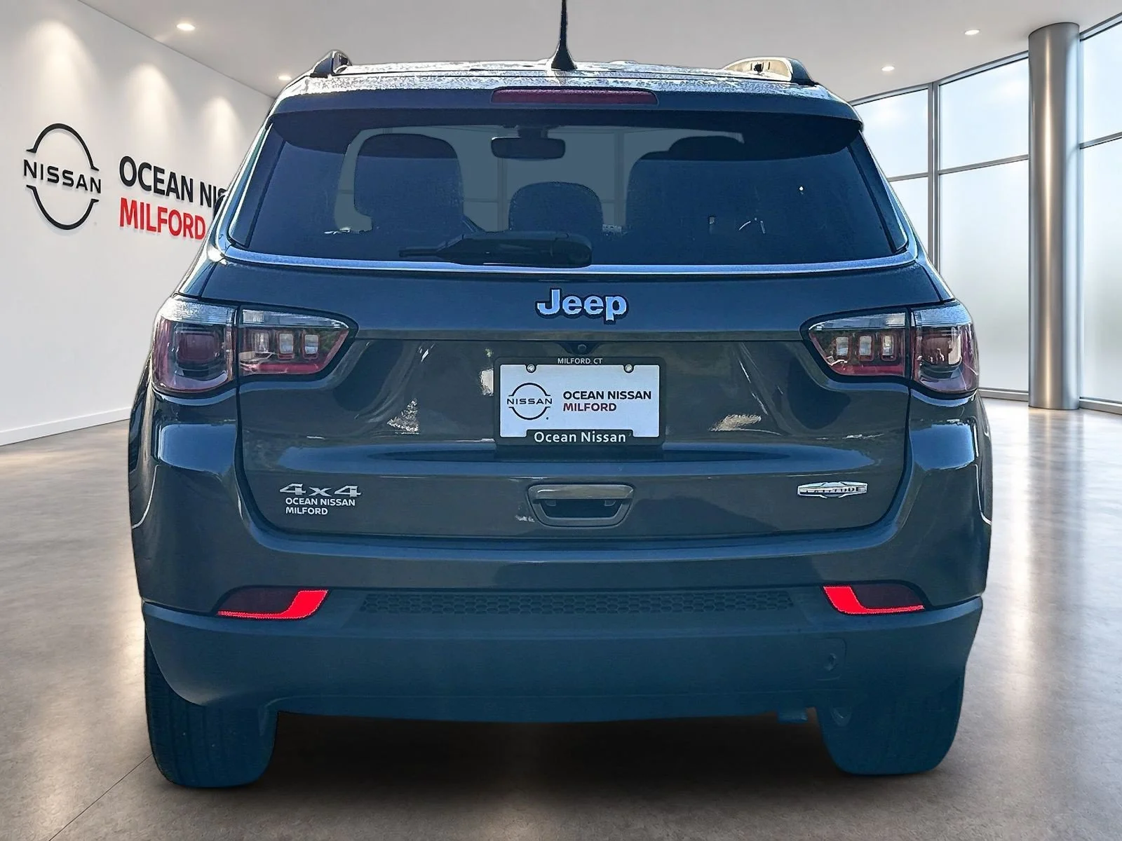 Used 2020 Crystal Metallic Jeep Latitude image 6