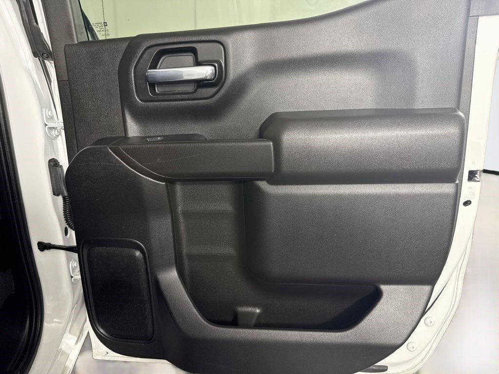 Used 2022 Summit White Chevrolet Custom image 22