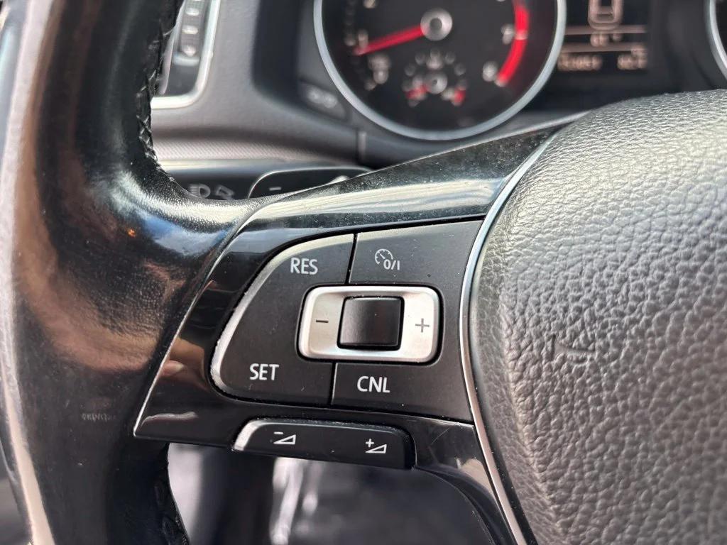 Used 2016 Gray Volkswagen 1.8T R-Line image 18