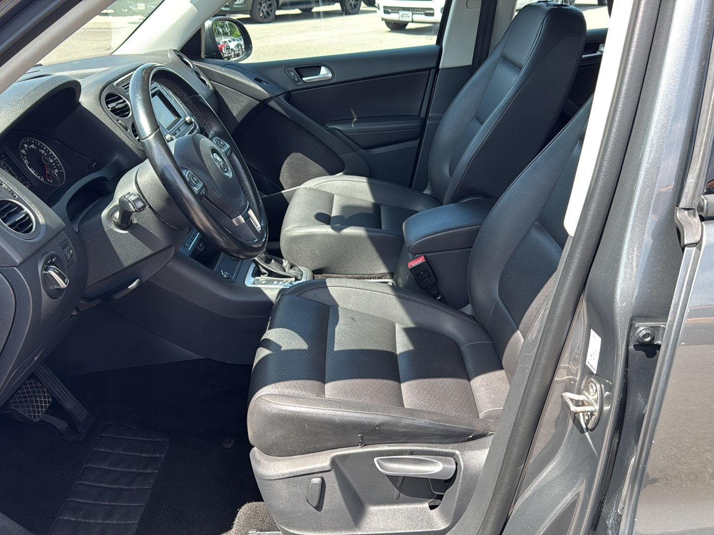 Used 2016 Pepper Gray Metallic Volkswagen S image 9