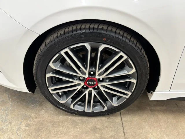 Used 2023 White Kia GT image 9