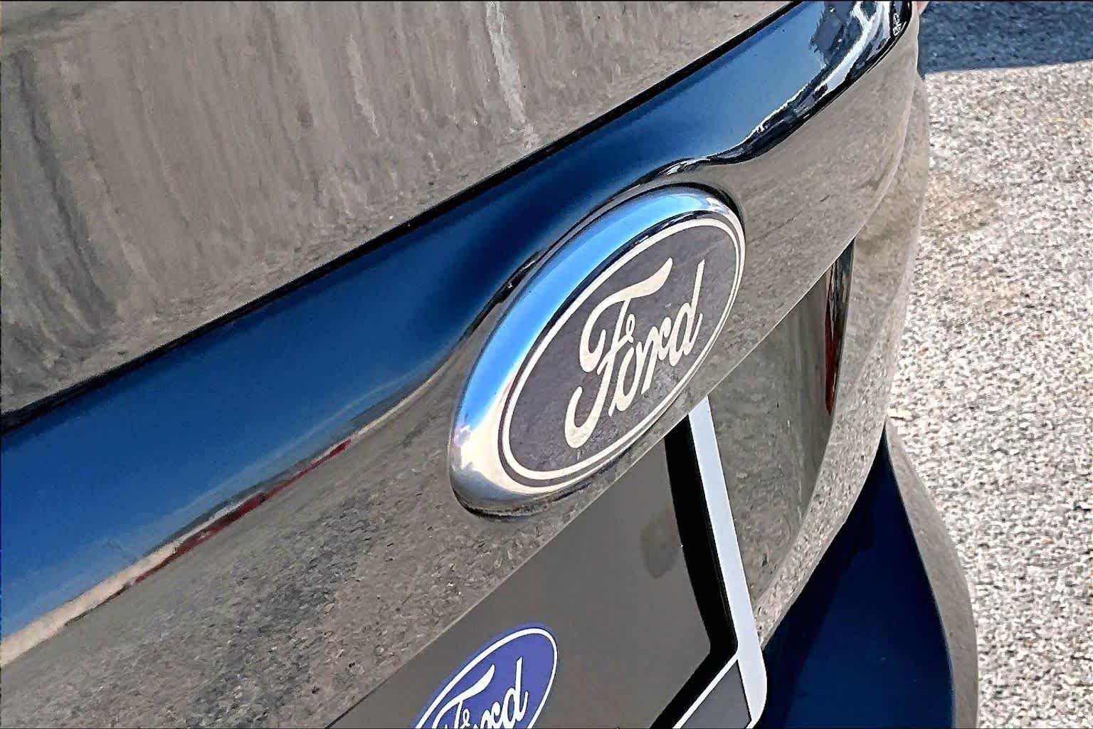 Used 2014 Tuxedo Black Metallic Ford SEL image 31