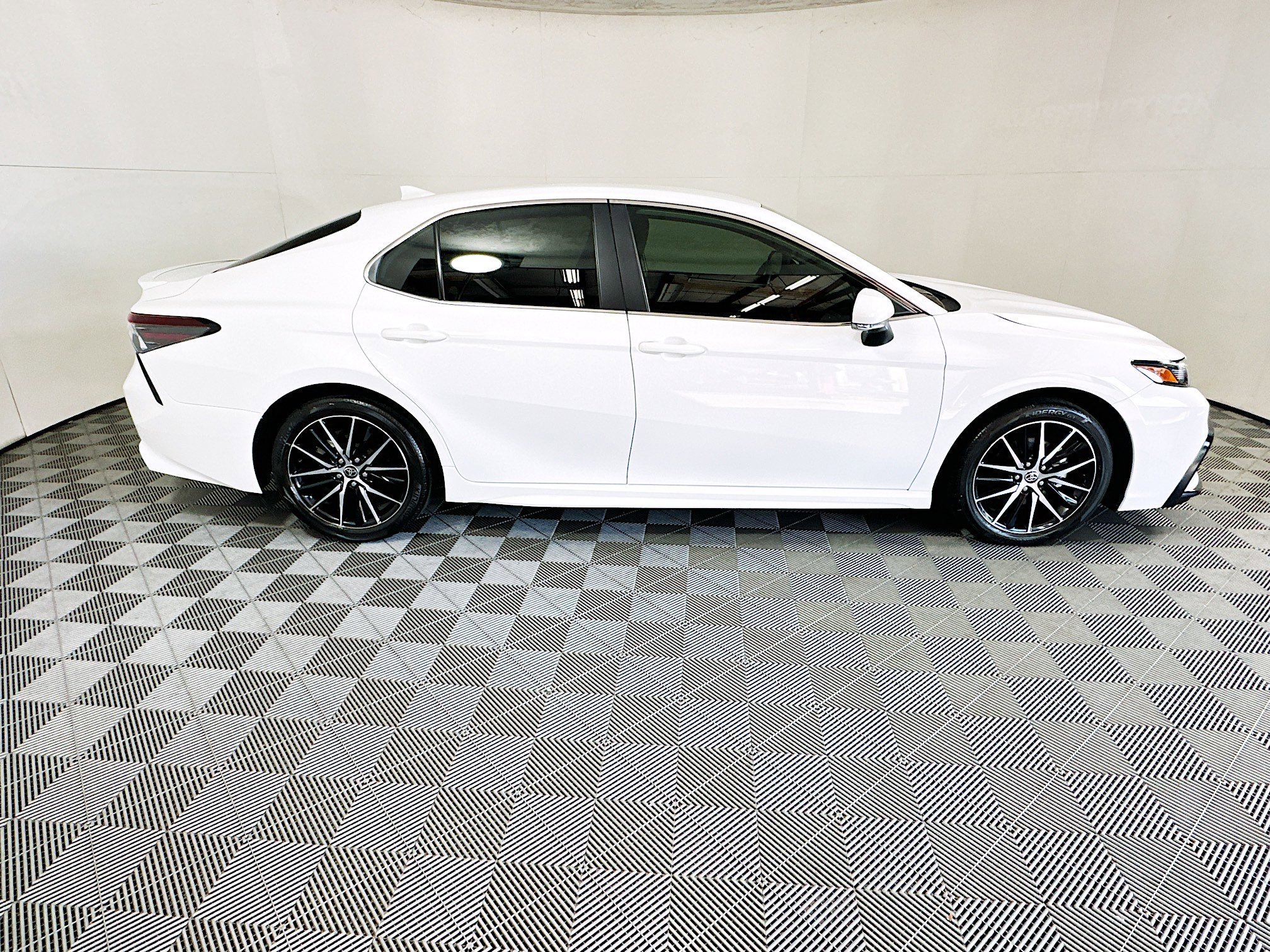 2024 Toyota Camry thumbnail 4