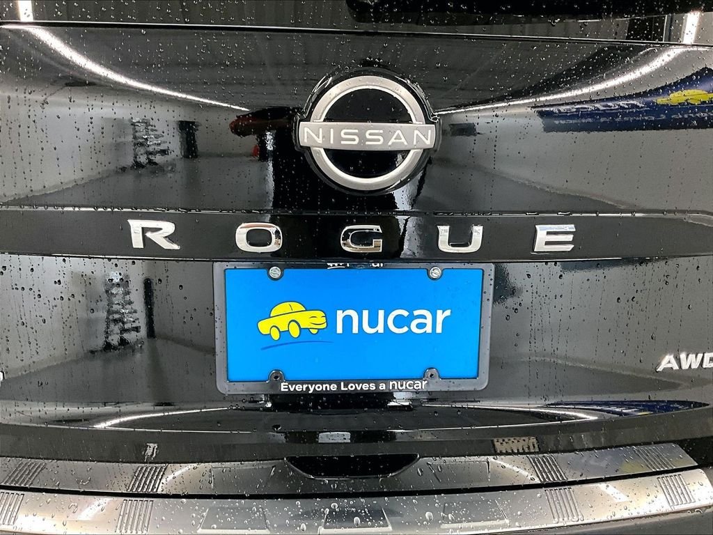 Used 2023 Black Nissan S image 27