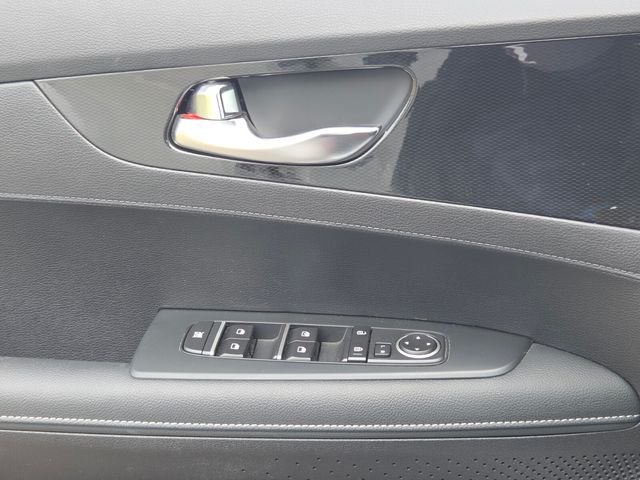 Used 2024 White Kia GT-Line image 27