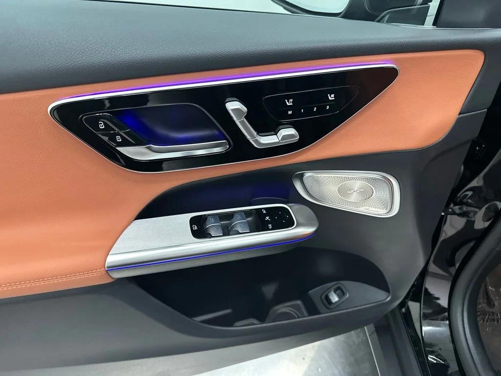 New 2027 Black Mercedes-Benz GLC 300 image 14