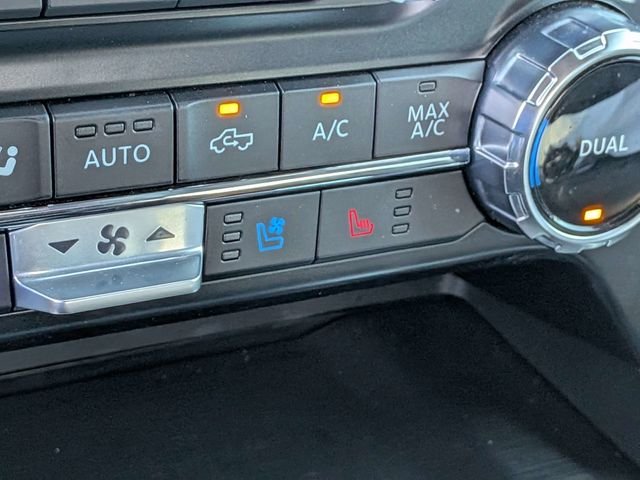 Used 2023 White Ford Lariat image 23
