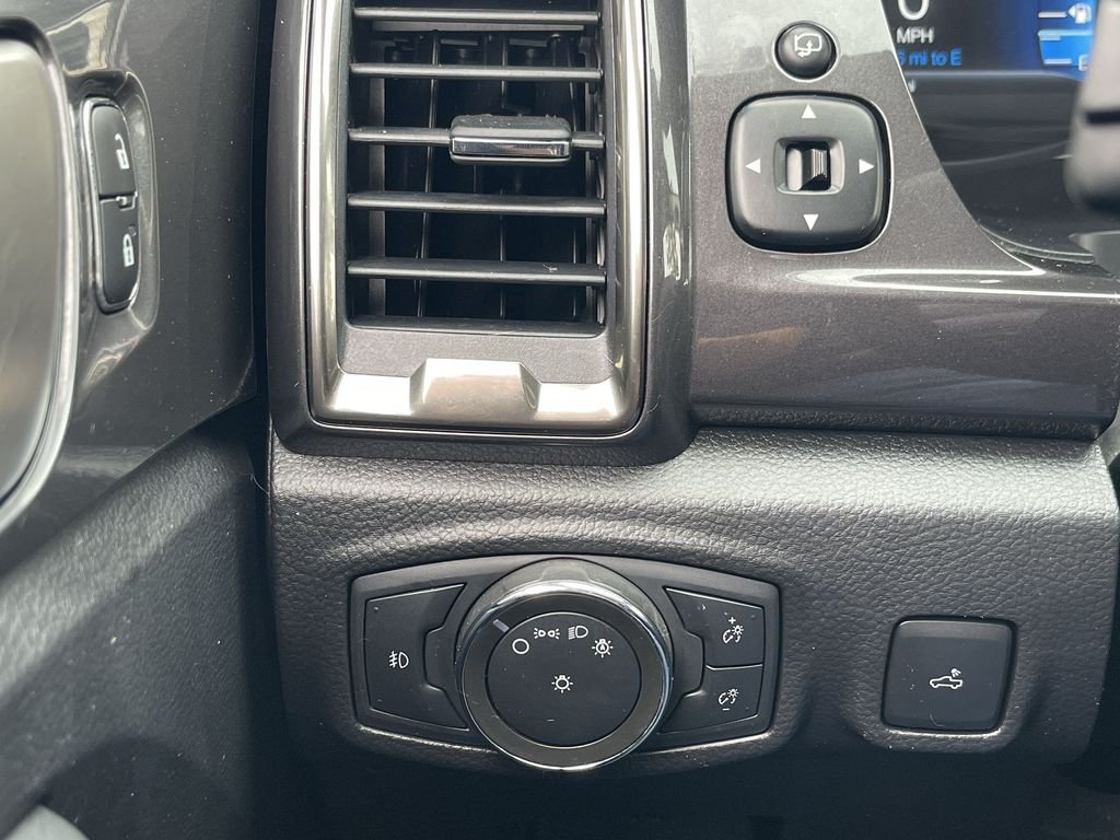 Used 2020 Black Ford Lariat image 18