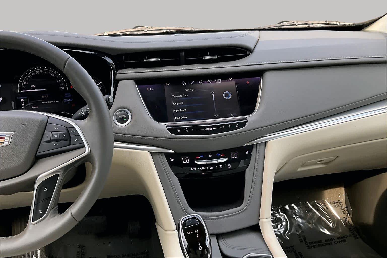 Used 2017 Silver Coast Metallic Cadillac Luxury FWD image 7