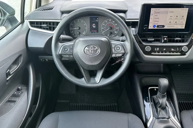 2025 Toyota Corolla LE - Photo 17