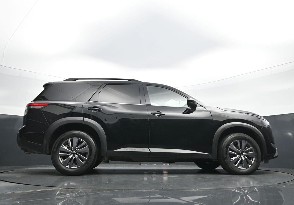 Used 2025 Super Black Nissan SV image 30
