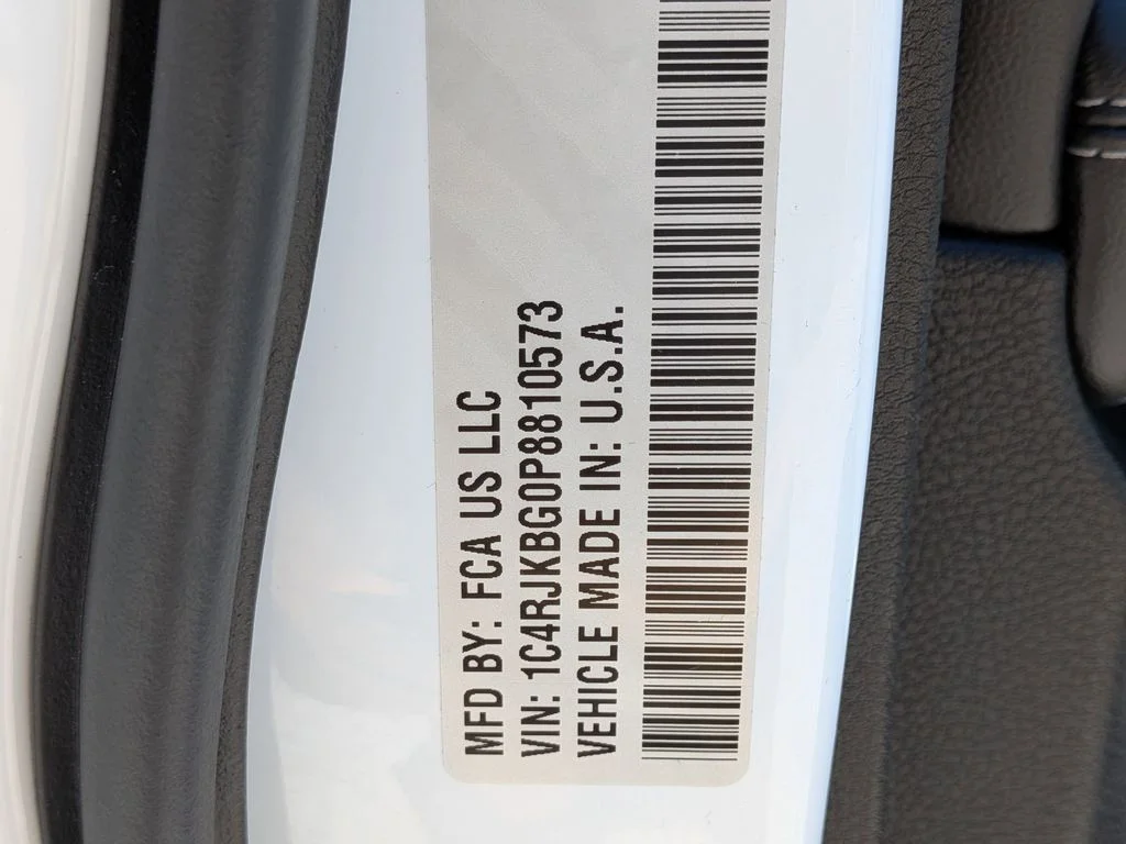 Used 2023 White Jeep Limited image 34