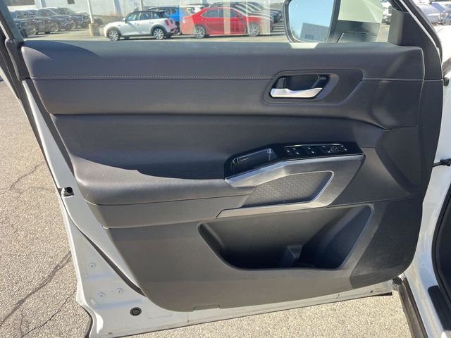 Used 2023 White Nissan SL image 10