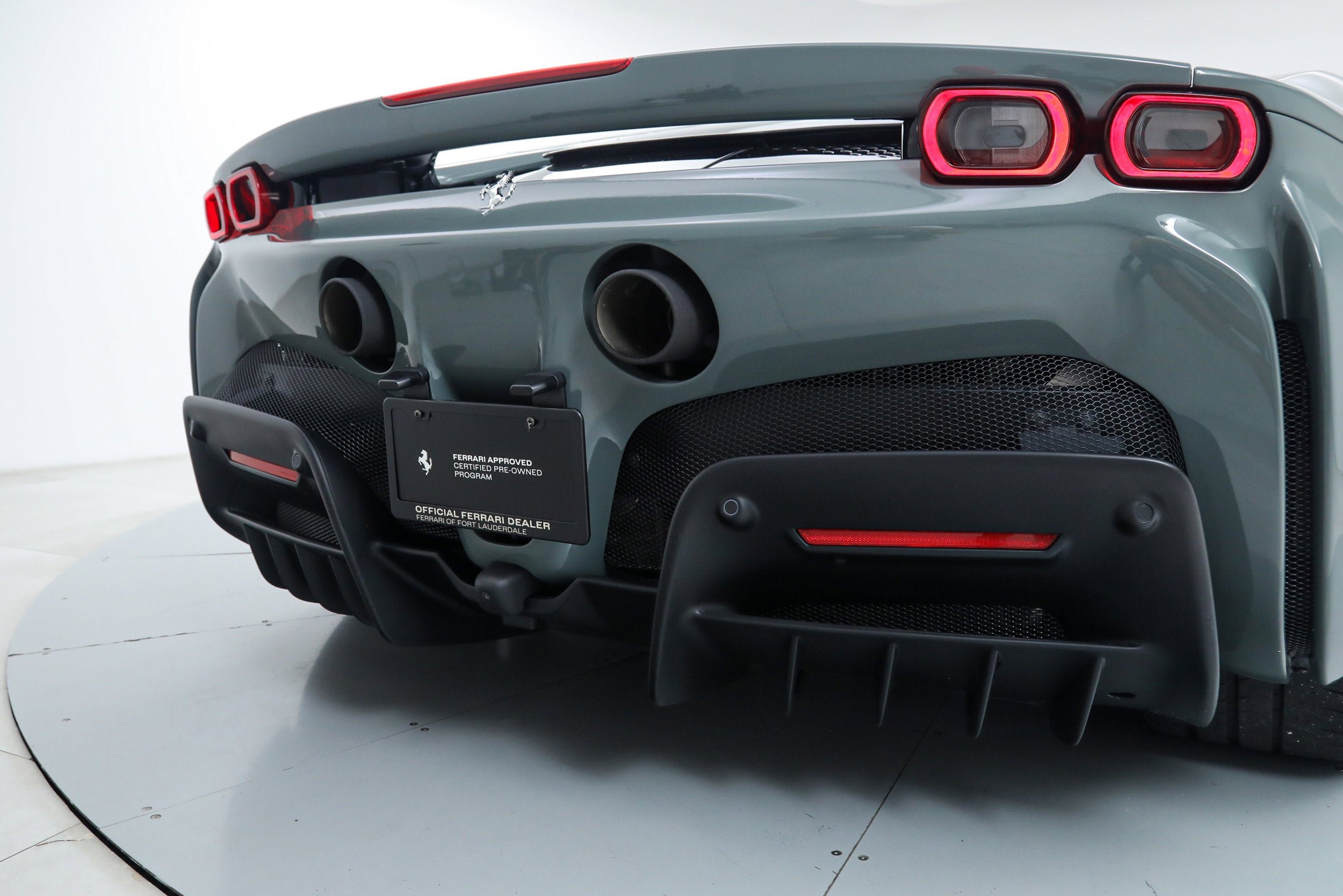 Certified Used 2025 Grigio Medio Ferrari  image 18