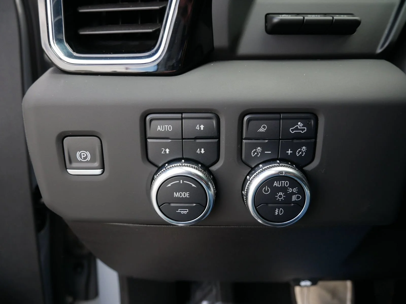 Used 2025 Thunderstorm Gray GMC Denali image 28