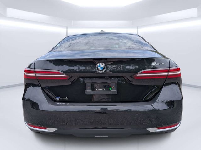 Used 2025 Black BMW 530i image 4