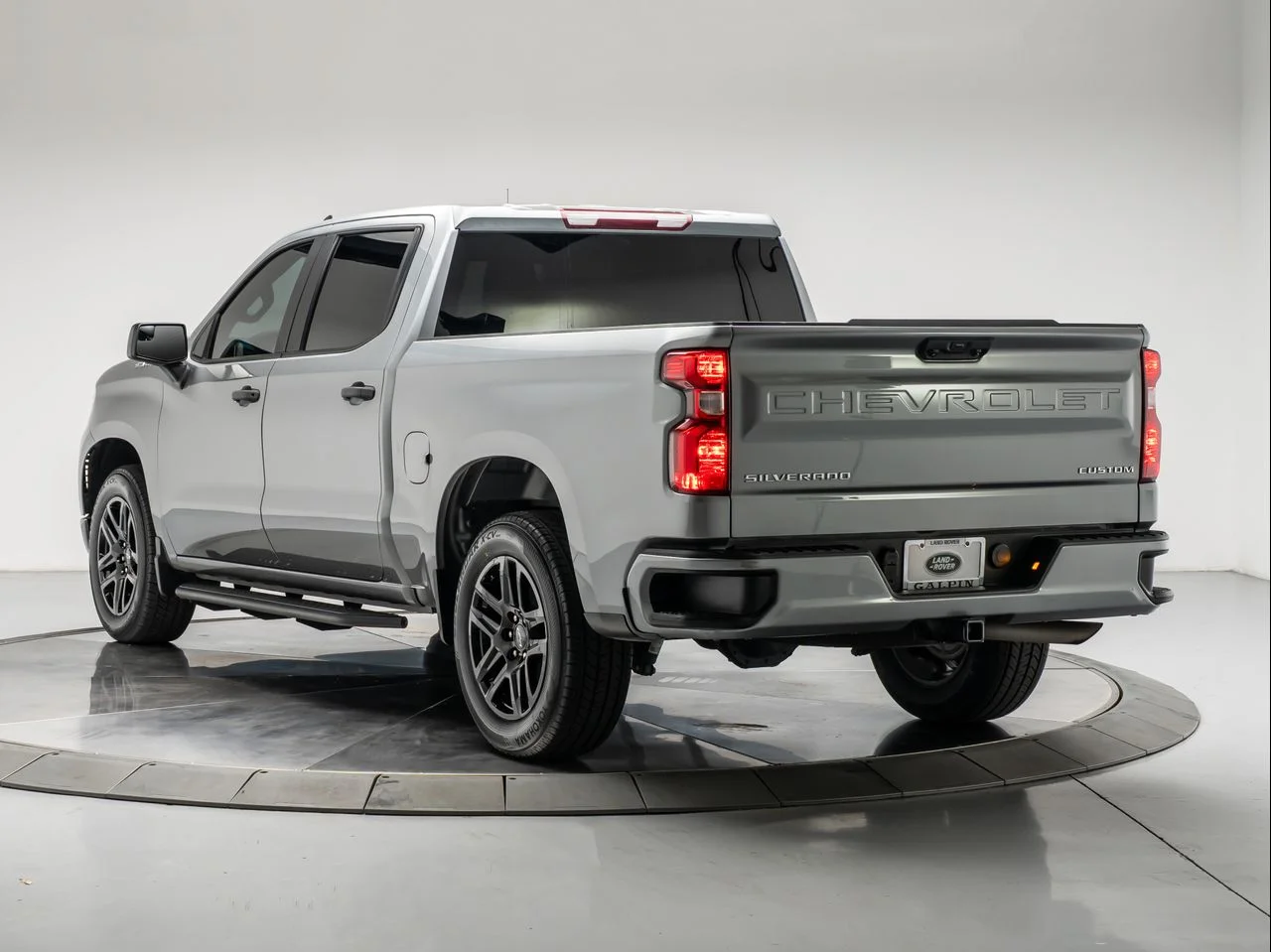 Used 2023 Sterling Gray Metallic Chevrolet 2WD Crew Cab Short Bed Custom image 3