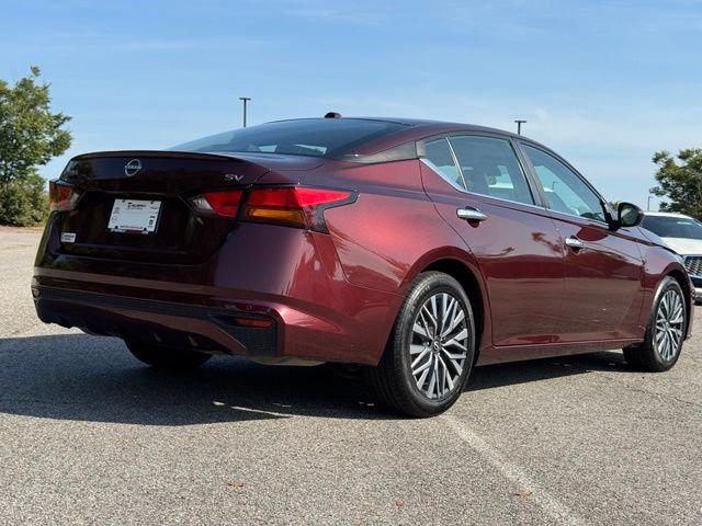 Used 2023 Red Nissan 2.5 SV image 9