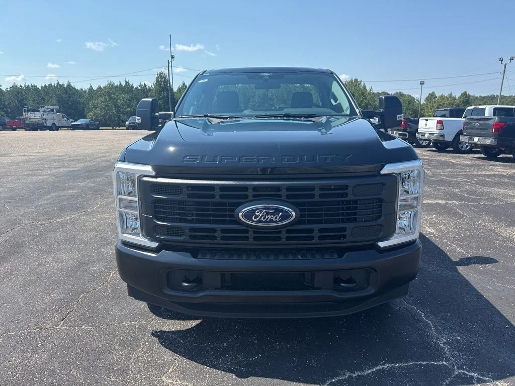 2026 Ford F-350 Super Duty XL - Photo 9