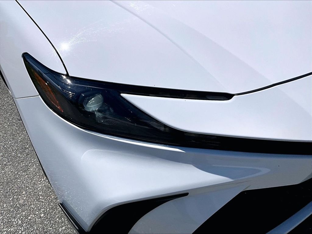 Used 2025 White Toyota SE image 33