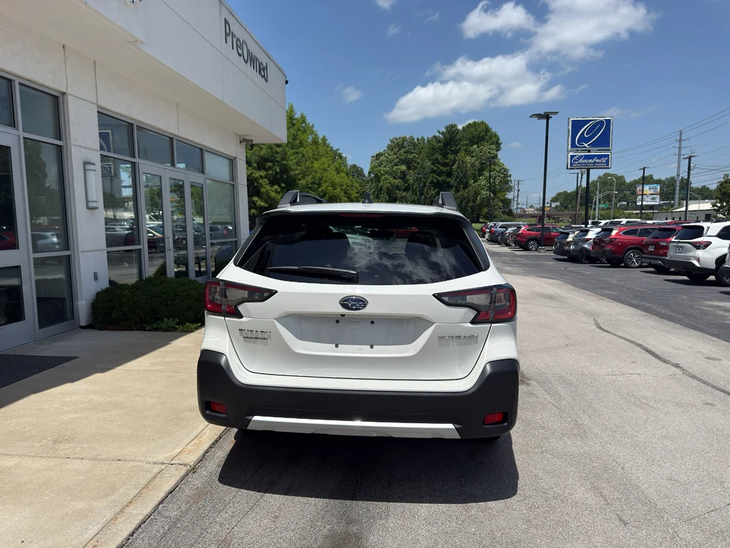 Used 2023 Crystal White Pearl Subaru Limited image 4
