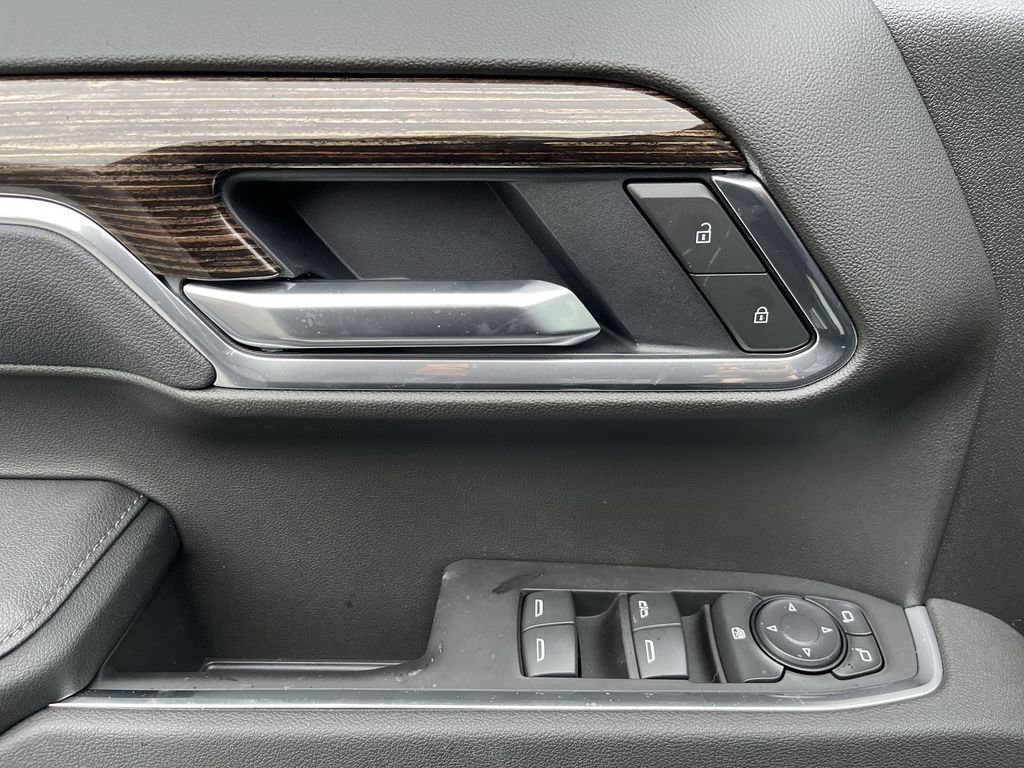 New 2026 Onyx Black GMC Elevation image 24