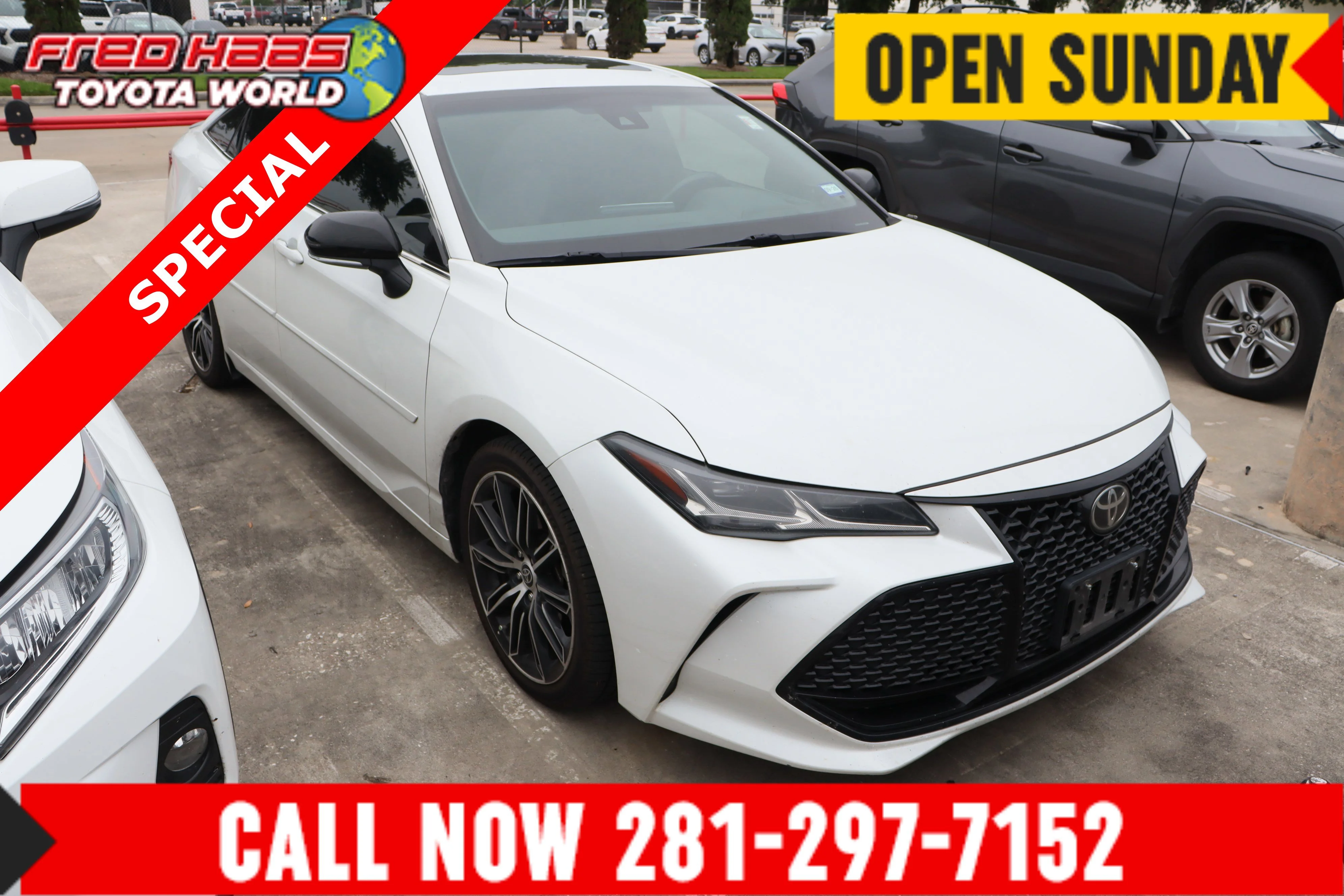 2022 Toyota Avalon Touring's photo