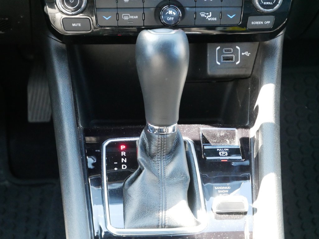 Certified Used 2025 Bright White Clearcoat Jeep Latitude image 16