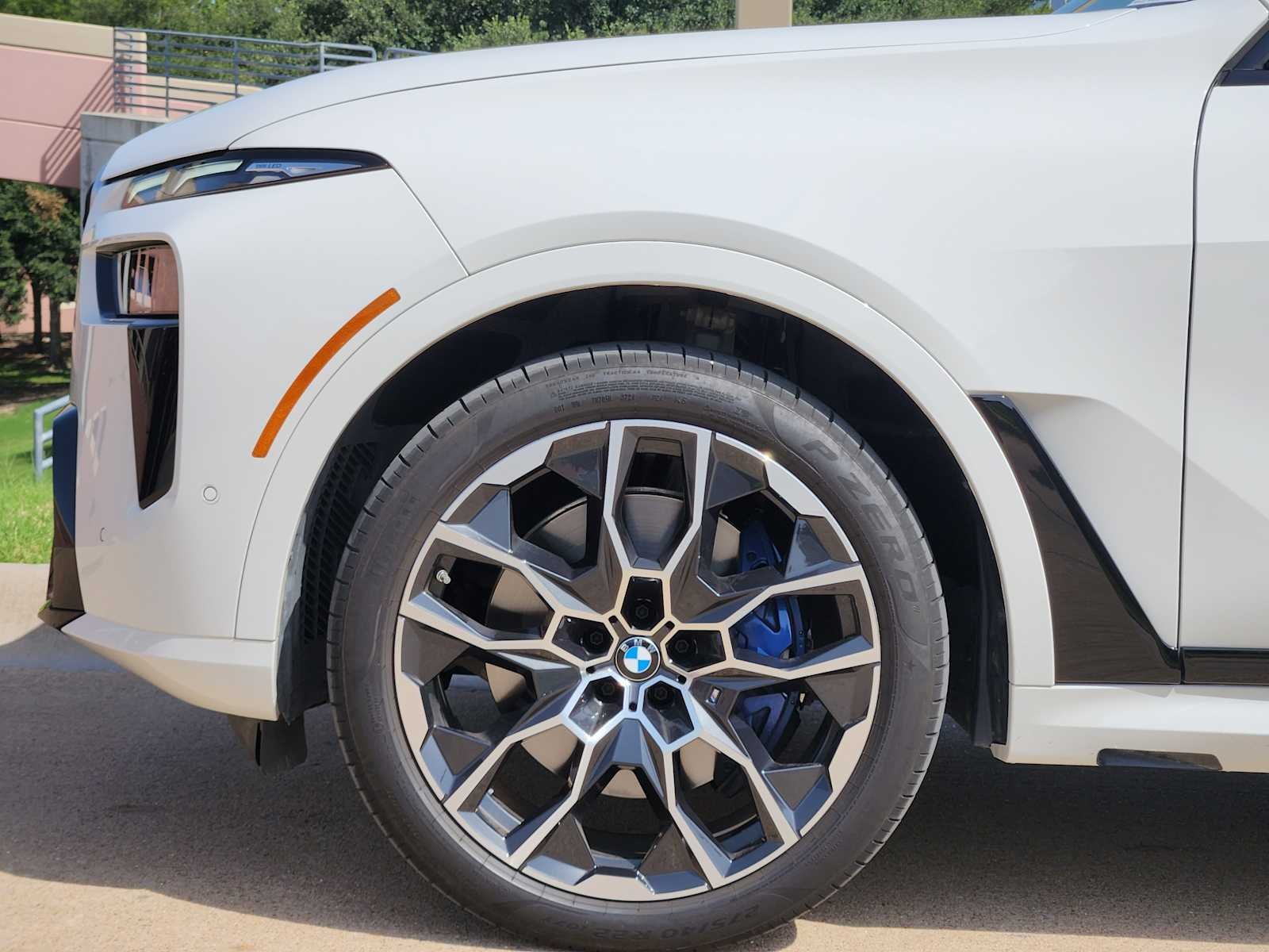 2025 BMW X7 M60i - Photo 6
