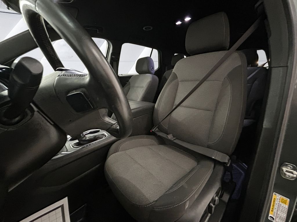 Used 2023 Green Chevrolet LT image 8