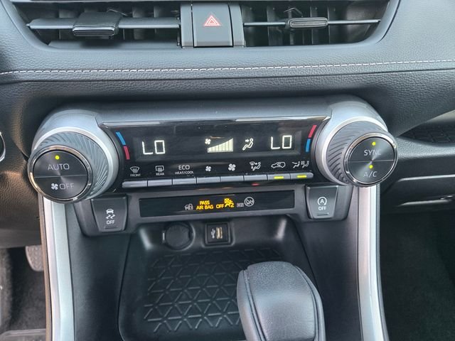 Used 2025  Toyota XLE image 15