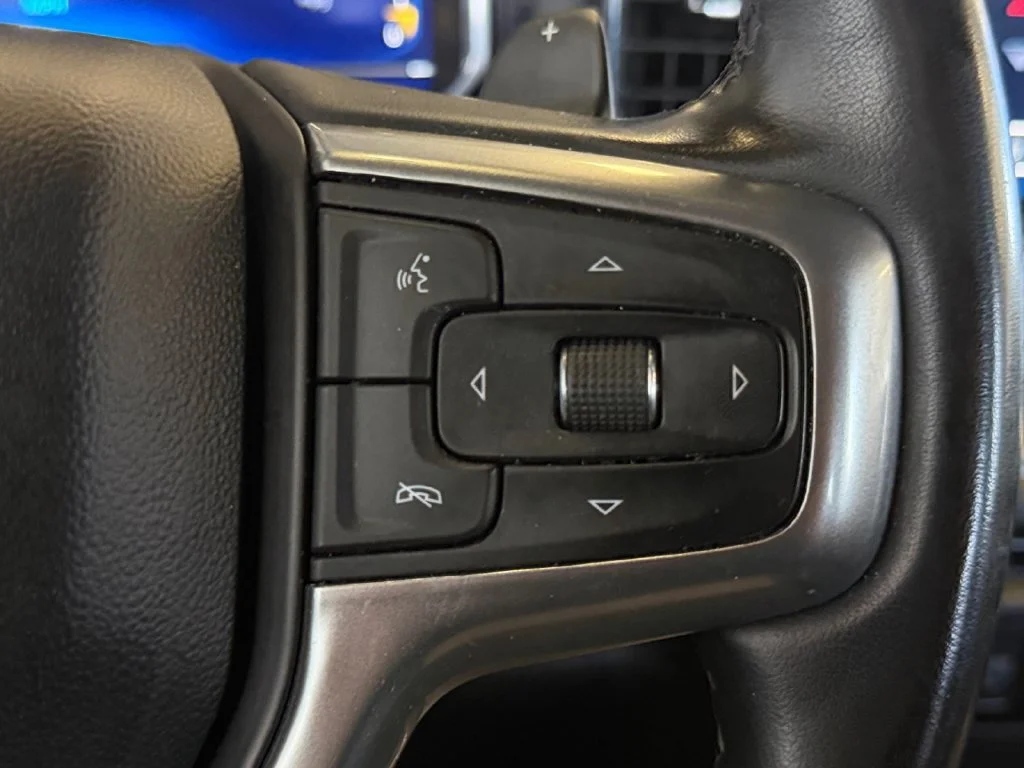 Used 2023 IRIDESCENT PEARL TRICOAT Chevrolet LTZ image 34