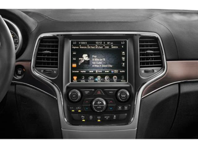 Used 2015 Billet Silver Metallic Clearcoat Jeep Overland image 13
