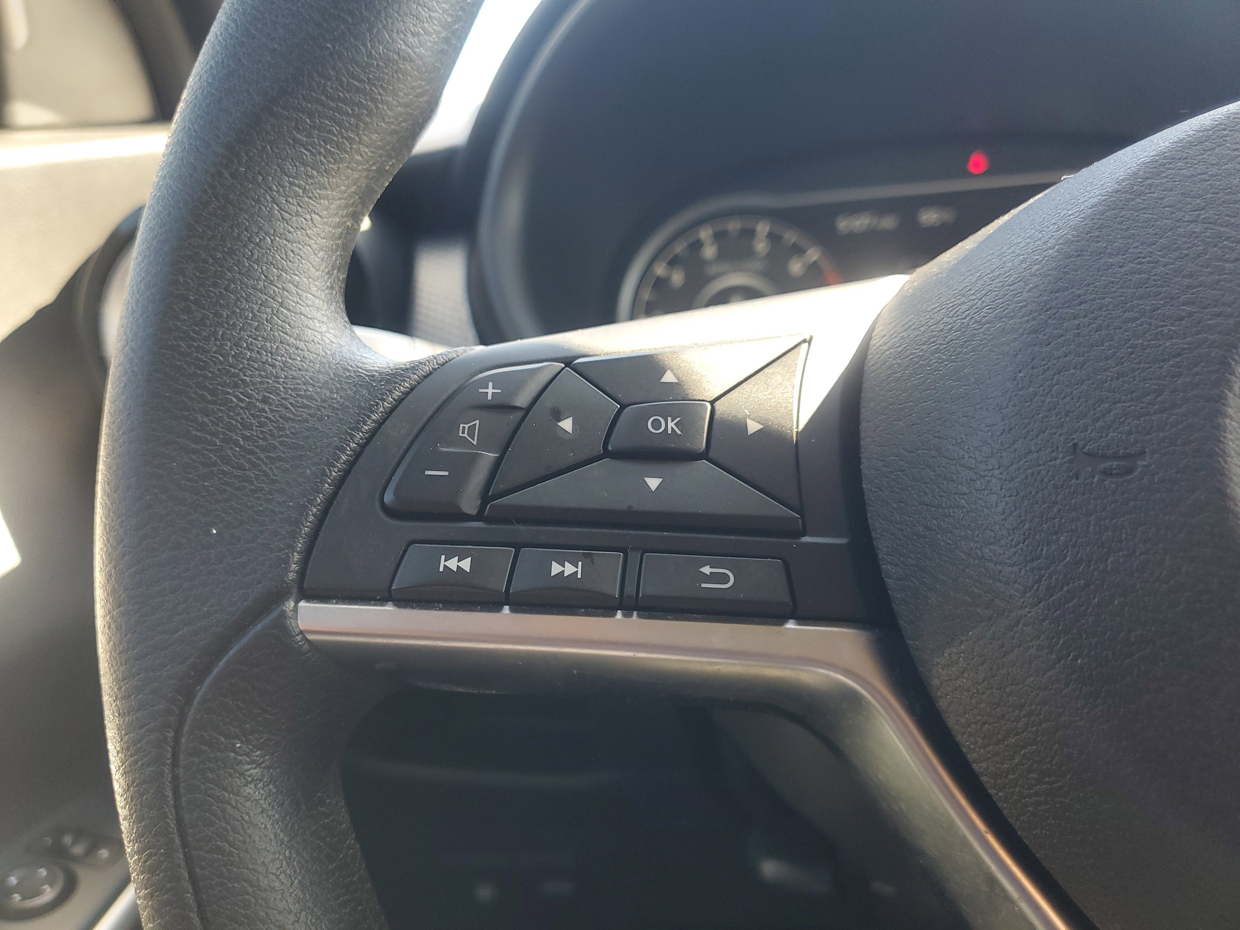 Used 2020 Brilliant Silver Metallic Nissan SV image 20