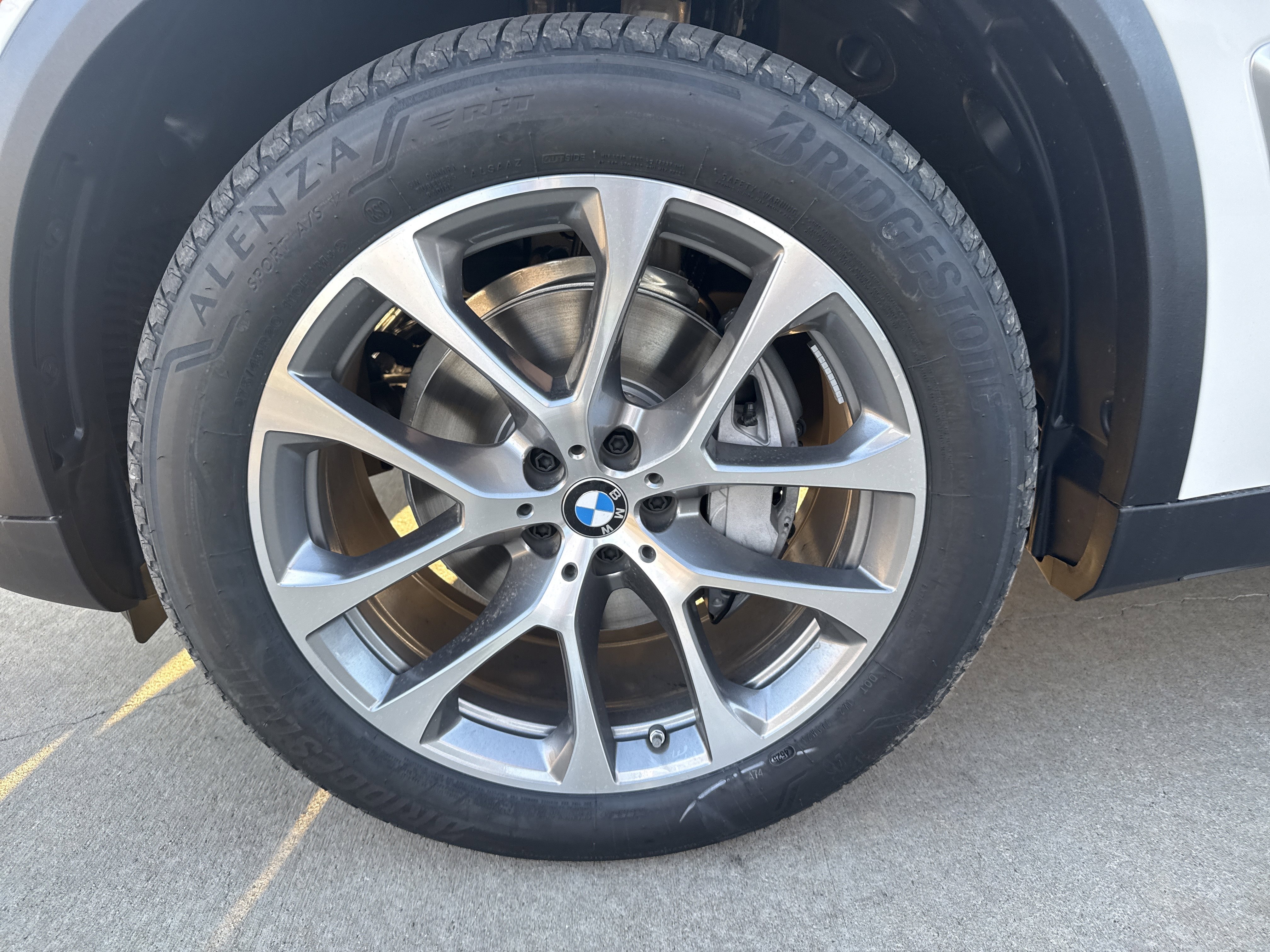 New 2026 0300 Alpine White BMW xDrive40i image 28