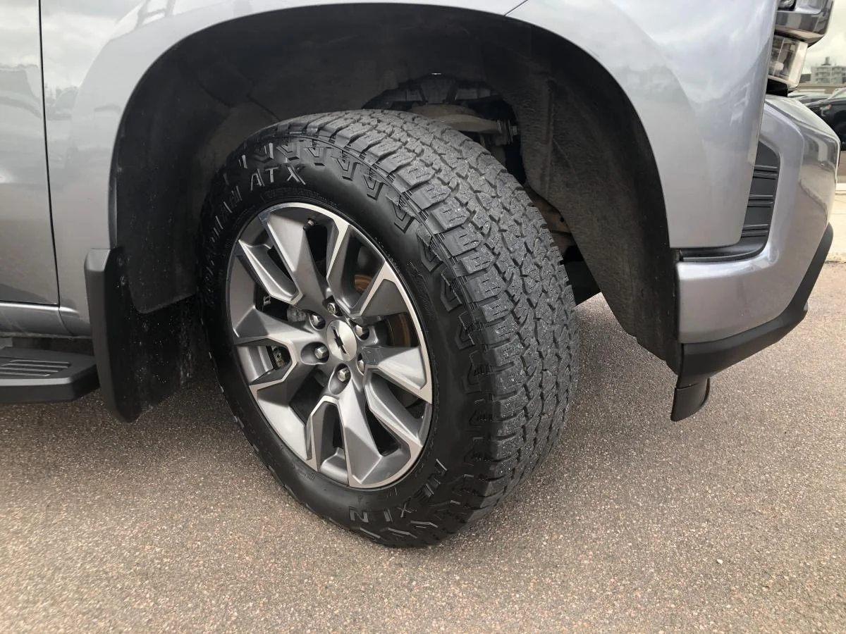 Used 2020 Grey Chevrolet 4WD Crew Cab 147" RST image 9