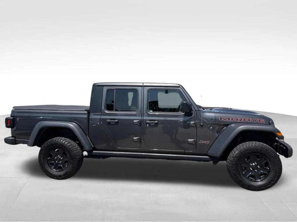 Used 2023 Gray Jeep Mojave image 11