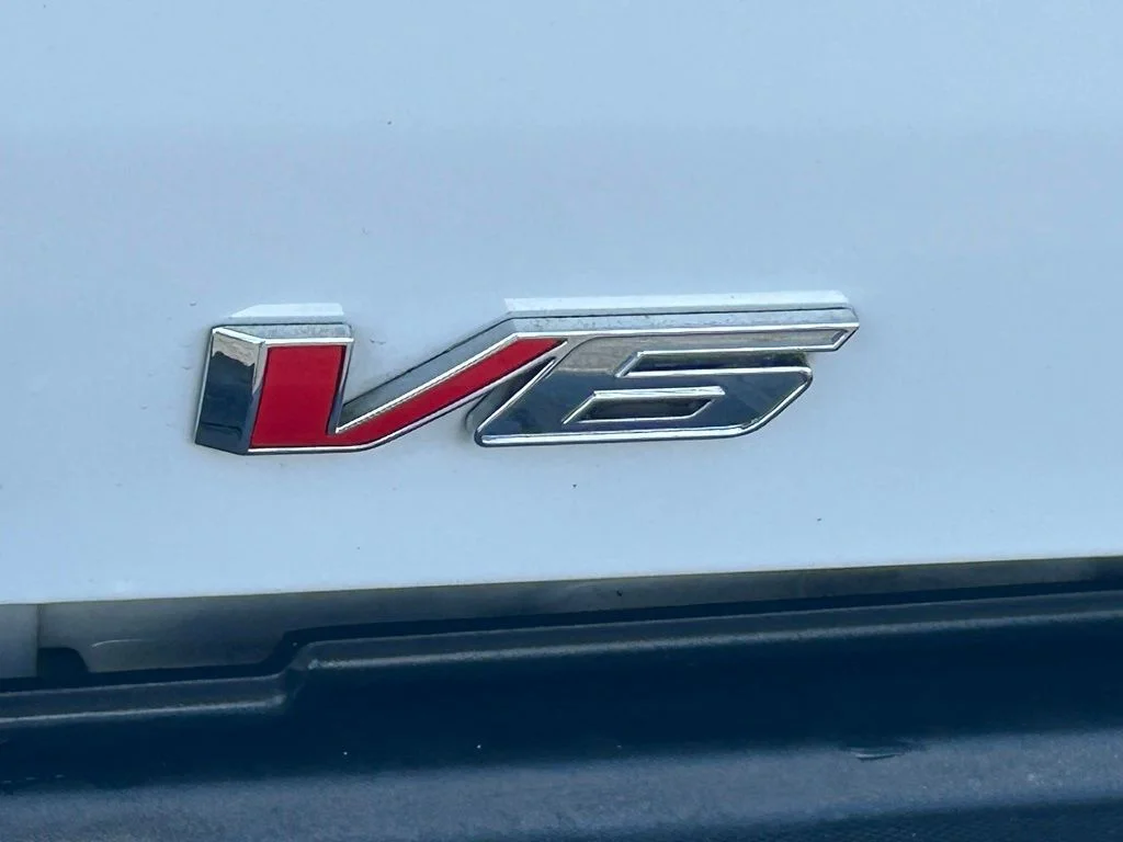 Used 2021 Summit White GMC AT4 w/Leather image 25