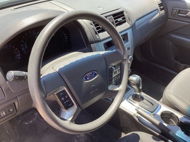 Used 2012 Blue Ford SE image 22