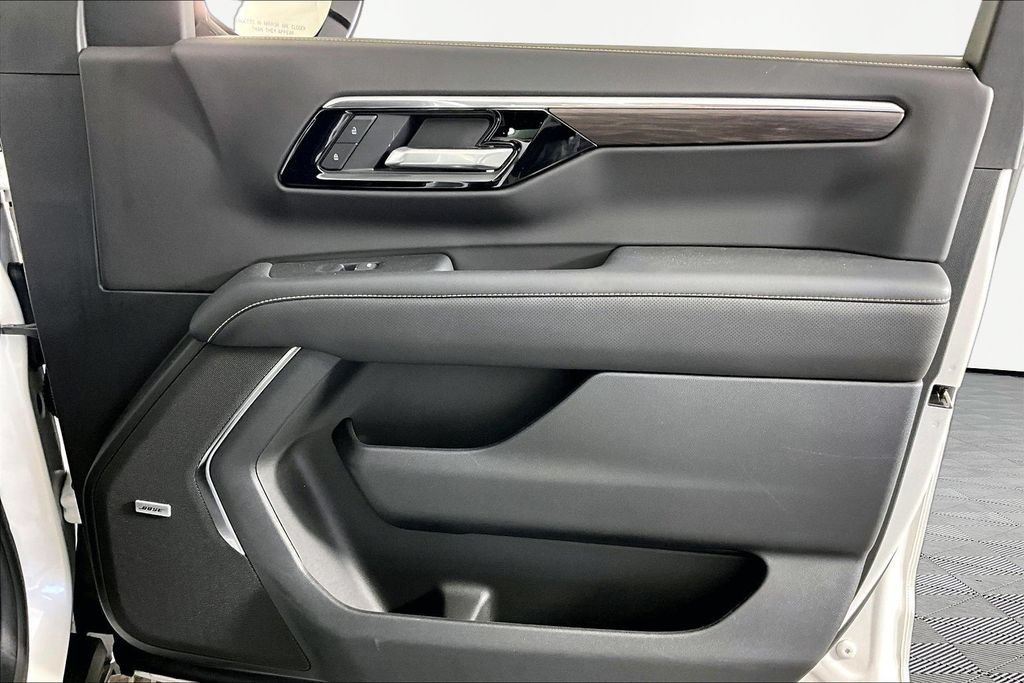 2025 Chevrolet Suburban Premier - Photo 24