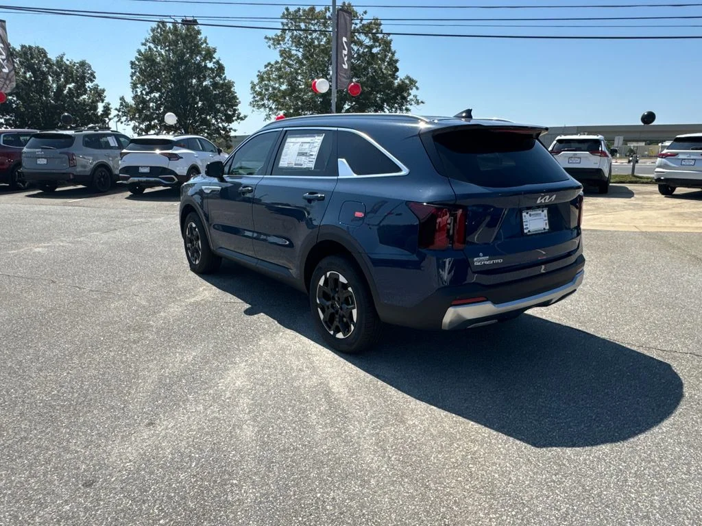 2025 Kia Sorento S - Photo 5