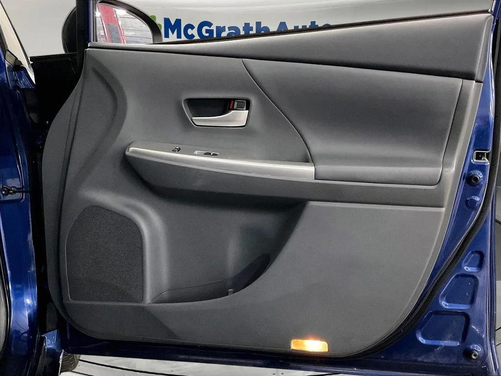 Used 2013 Blue Toyota Five image 28