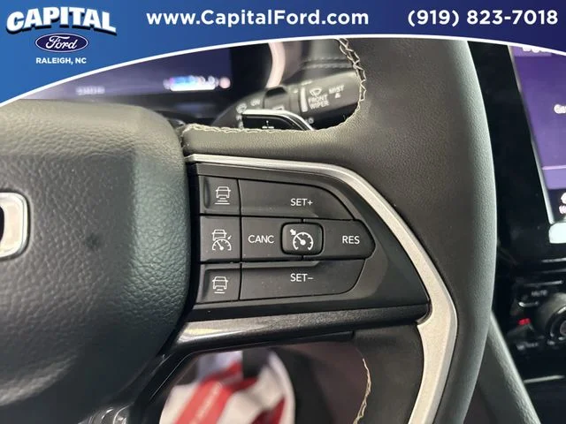 Used 2023 Black Jeep Altitude image 24