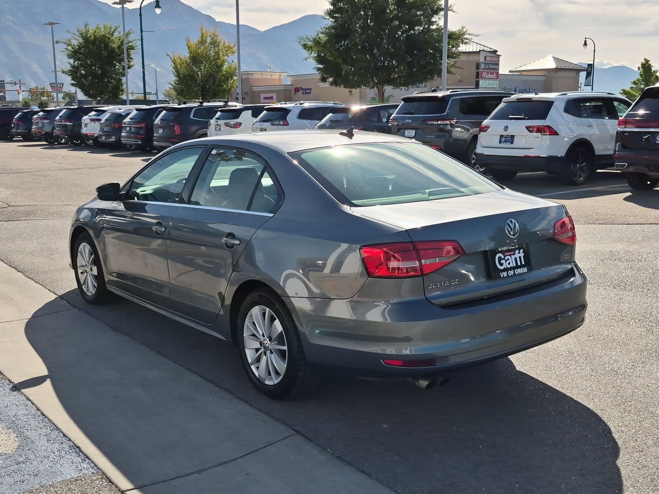 Used 2015 Platinum Gray Metallic Volkswagen 2.0L TDI SE w/Connectivity image 5