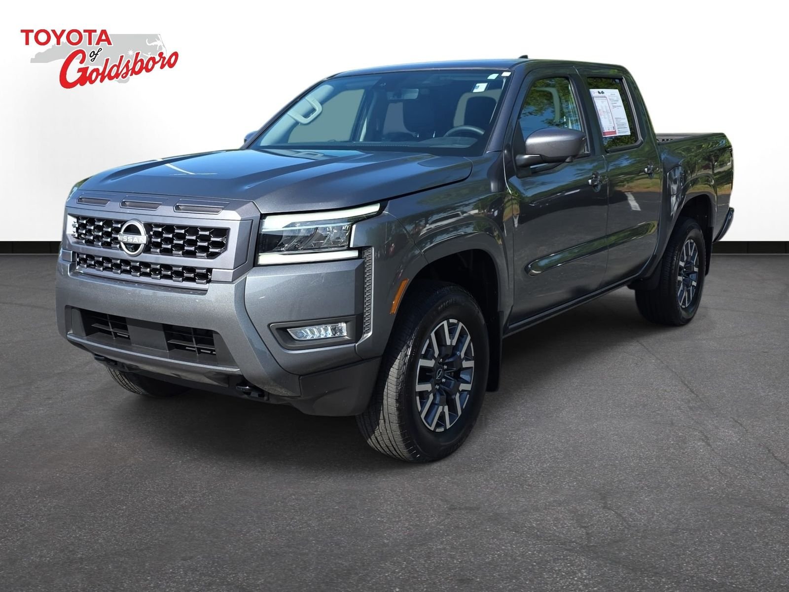 2025 Nissan Frontier SL Crew Cab 4X4's photo