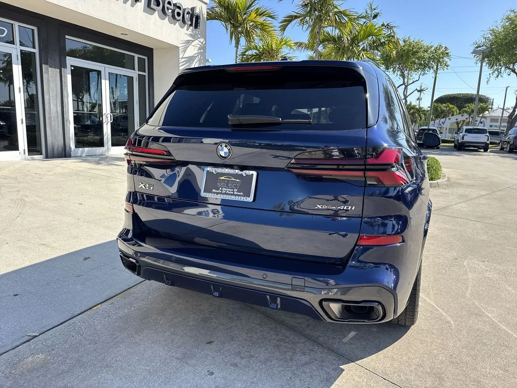 Used 2024 Blue BMW xDrive40i image 25