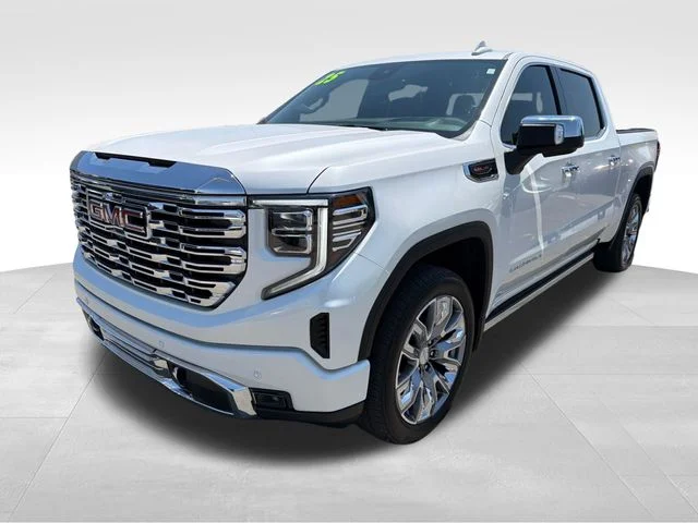Used 2025 White GMC Denali image 3